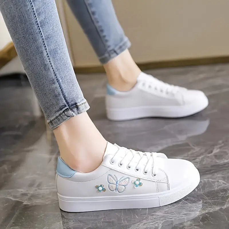 ORTHOPEDIC CHARM SNEAKERS